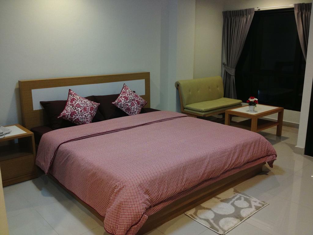 Ipremium Sukhumvit 81 Hotel Bangkok Bagian luar foto